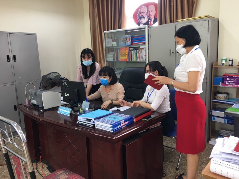 UBND phường Giếng Đáy đẩy mạnh cải cách thủ tục hành chính qua mạng