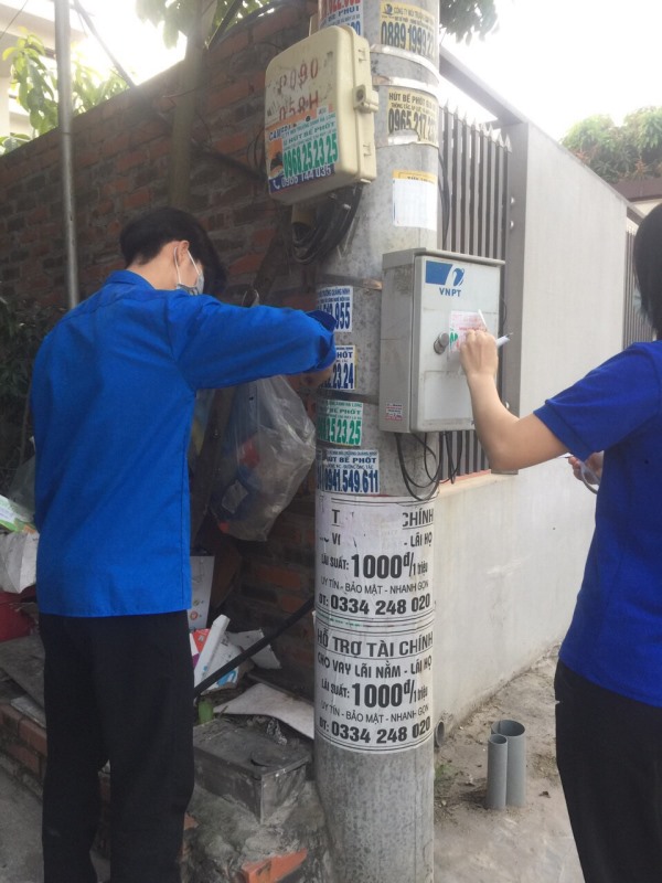 UBND phường Giếng đáy ra quân thu gom rác thải bảo vệ môi trường ngày 30.4 -1.5 và SEA Games 31