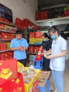 Ngày 07/9/2022 UBND phường Giếng Đáy đã thành lập Đoàn kiểm tra an toàn thực phẩm Tết trung thu năm 2022 trên địa bàn phường.