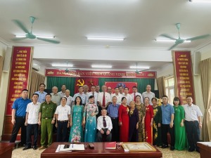 Ban chấp hành Đảng bộ phường Giếng Đáy long trọng tổ chức Lễ trao tặng Huy hiệu Đảng đợt 02/9/2022 