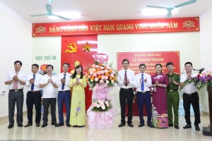 Khánh thành Nhà văn hoá khu 3B, phường Giếng Đáy và gắn biển công trình chào mừng Đại hội Đảng các cấp